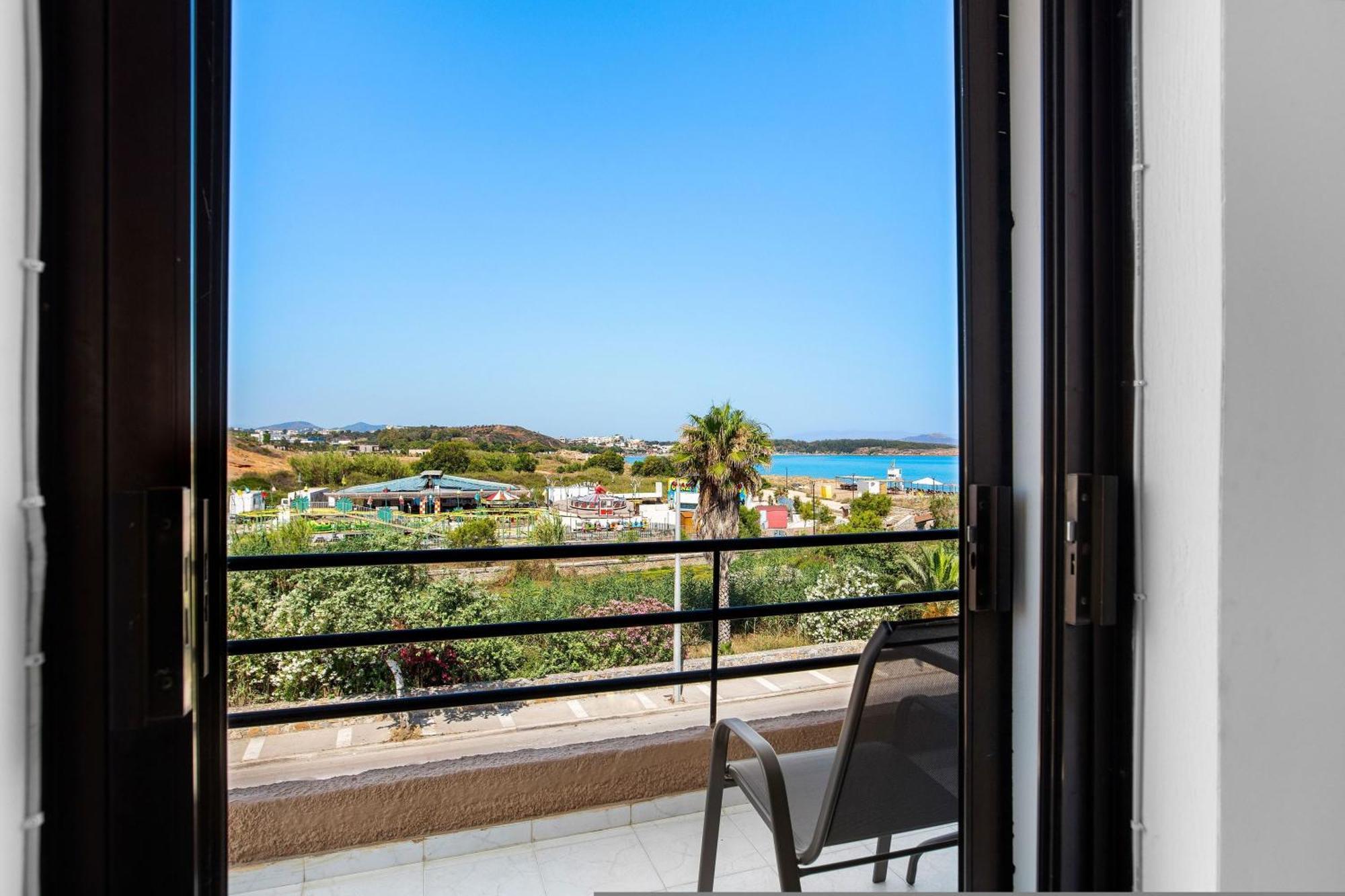 Sun Beach Apartments In Chania 09 11 Exterior foto